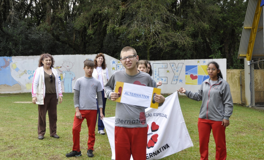 Joeep começou em Curitiba com a participação de 600 alunos de 10 escolas que ofertam educação básica na modalidade educação especial.