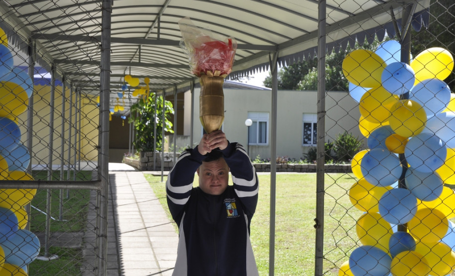 Joeep começou em Curitiba com a participação de 600 alunos de 10 escolas que ofertam educação básica na modalidade educação especial.