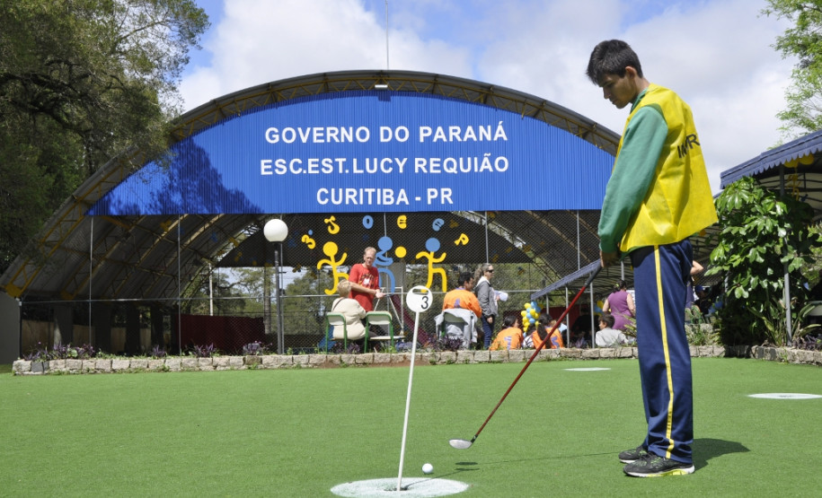 Joeep começou em Curitiba com a participação de 600 alunos de 10 escolas que ofertam educação básica na modalidade educação especial.