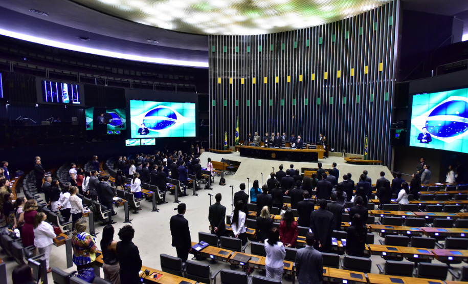 Dois estudantes da rede estadual de ensino do Paraná participaram da 12