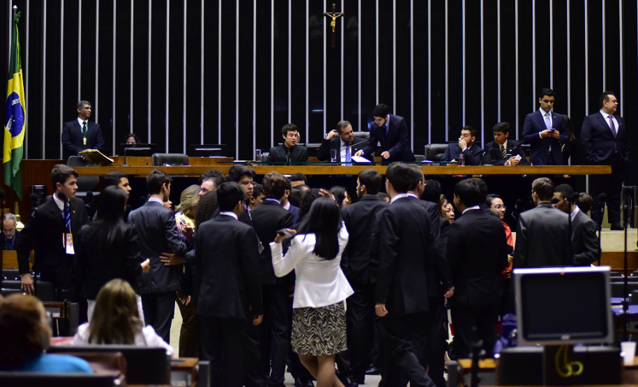 Dois estudantes da rede estadual de ensino do Paraná participaram da 12