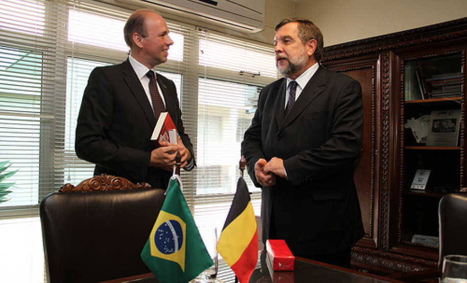 Cônsul-geral e cônsul honorário do Reino da Bélgica fazem visita de cortesia na Secretaria de Educação.