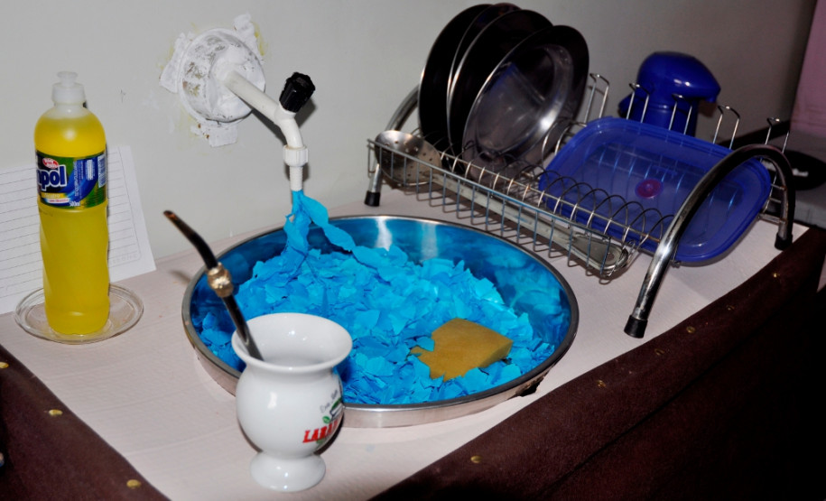 O tema foi escolhido para conscientizar os estudantes e comunidade sobre a escassez de água própria para o consumo humano.