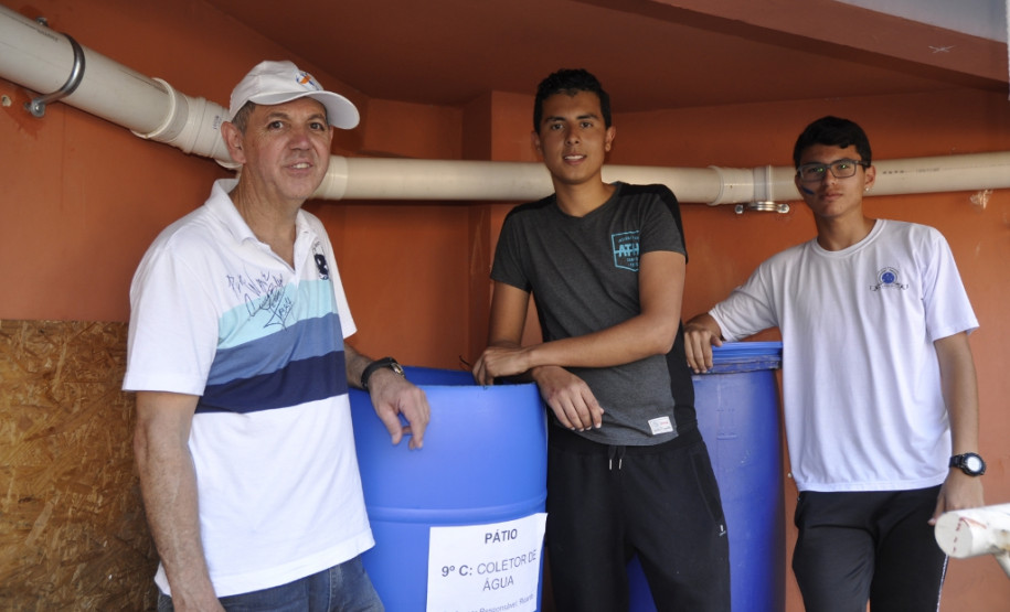 O tema foi escolhido para conscientizar os estudantes e comunidade sobre a escassez de água própria para o consumo humano.