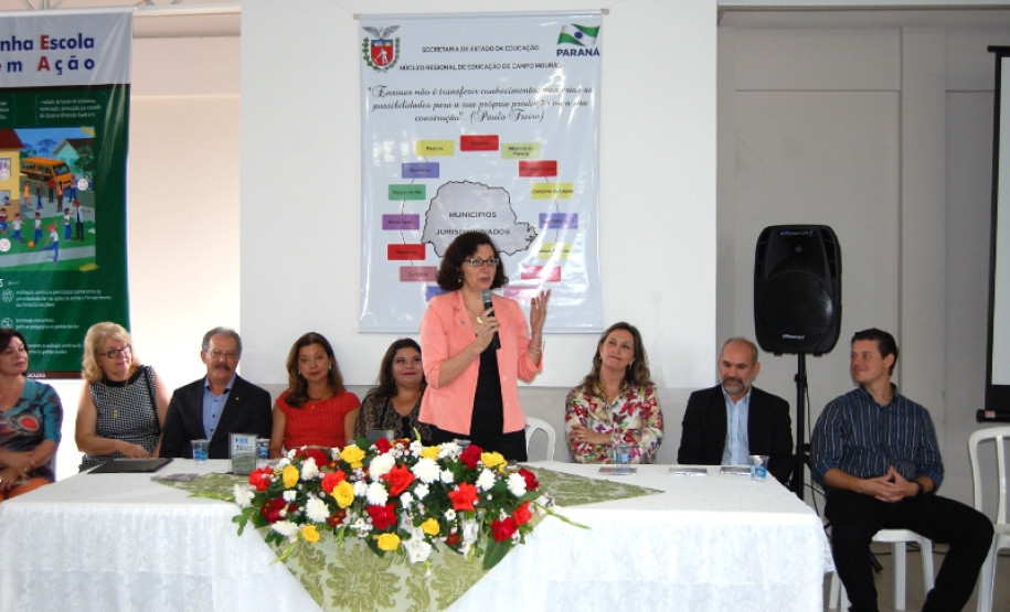A secretária da Educação, professora Ana Seres, participou da inauguração da galeria de chefes do Núcleo Regional de Educação (NRE) de Campo Mourão, na sexta-feira (23). O evento contou com a presença de ex-chefes do Núcleo, de familiares e autoridades da região.