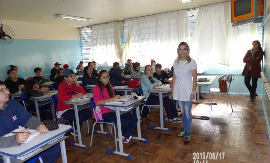 Jean Paulo Bernardo Xavier, do Colégio Estadual Professora Maria de Lourdes Morozowski, de Paranaguá.