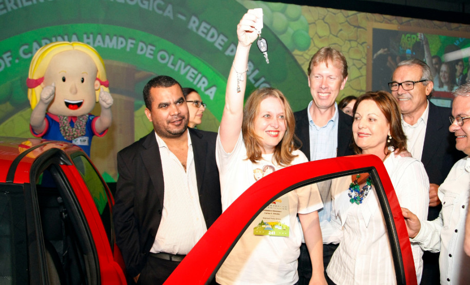 Estudantes e professores da rede estadual de ensino foram premiados nesta segunda-feira (26), em Pinhais, Região Metropolitana de Curitiba, por trabalhos feitos em sala de aula relacionados à sustentabilidade energética. A premiação é promovida pelo Programa Agrinho, da Federação da Agricultura do Estado do Paraná (Faep) e Serviço Nacional de Aprendizagem Rural (Senar).