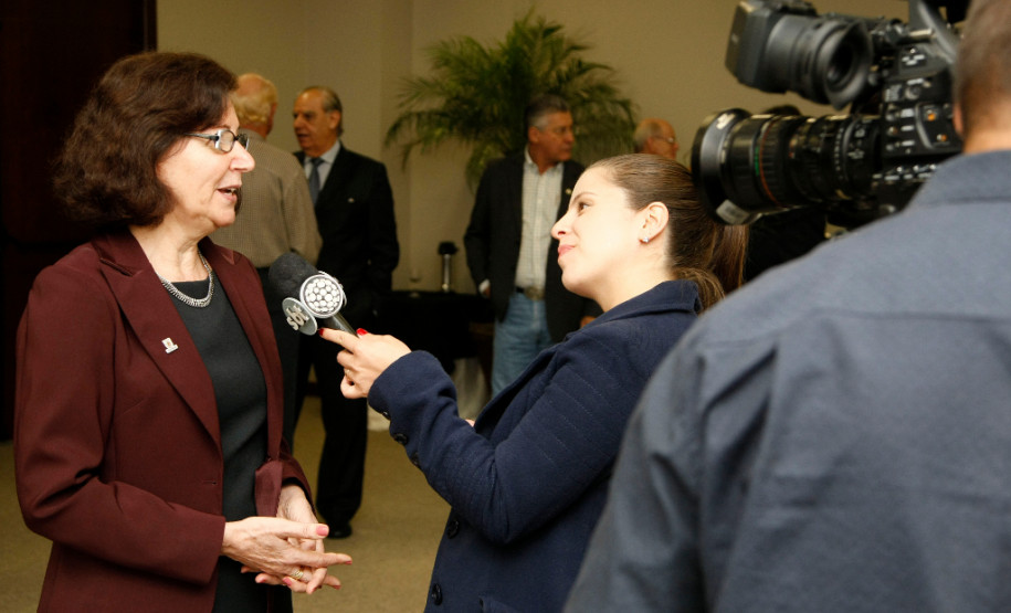 Estudantes e professores da rede estadual de ensino foram premiados nesta segunda-feira (26), em Pinhais, Região Metropolitana de Curitiba, por trabalhos feitos em sala de aula relacionados à sustentabilidade energética. A premiação é promovida pelo Programa Agrinho, da Federação da Agricultura do Estado do Paraná (Faep) e Serviço Nacional de Aprendizagem Rural (Senar).