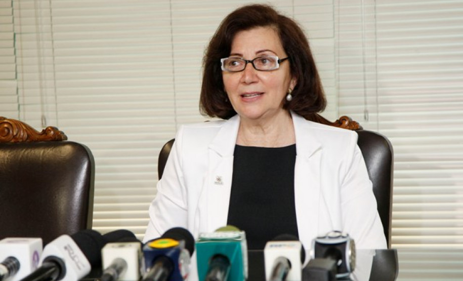 A Secretaria de Estado da Educação esclarece que realiza estudos preliminares em 71 casos para a reestruturação da rede estadual de ensino. Este estudo ainda passa pela análise de informações dos núcleos regionais de educação e dos setores da Secretaria.