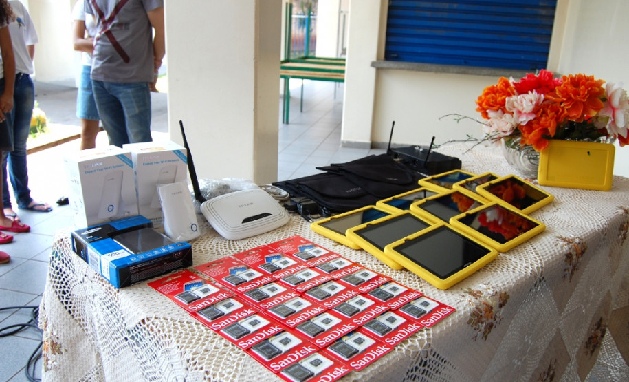 Das salas de aula do Colégio Estadual Flauzina Dias Viegas, em Paranavaí, na região Noroeste, não saem apenas bons alunos