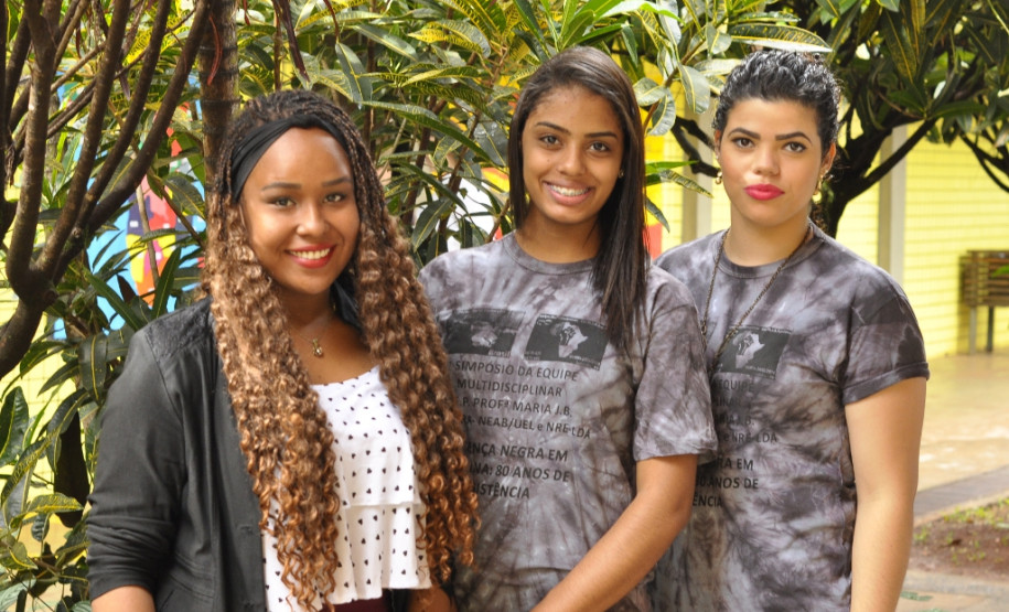 Especialistas, pesquisadores e profissionais da educação estiveram reunidos na semana passada, em Londrina, Norte Pioneiro, para debater a pluralidade racial, étnica, de gênero e da diversidade sexual. A atividade integra a programação do mês da Consciência Negra, comemorado oficialmente no dia 20 de novembro.