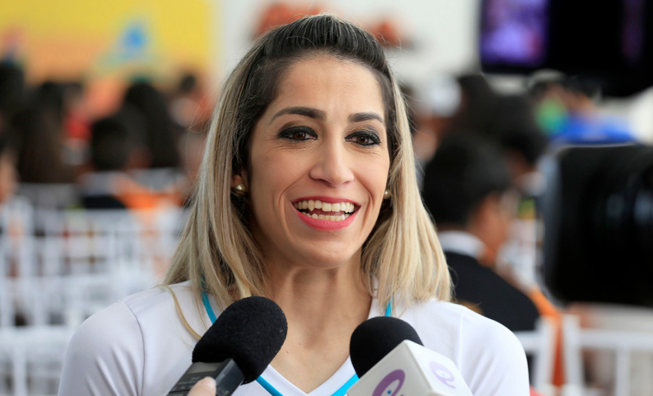 Governo do Estado lança a nova edição do Programa Talento Olímpico, o TOP 16, com a ampliação do número de bolsistas para 1,6 mil. Participaram do evento os secretários do Esporte e Turismo, Douglas Fabrício; da Educação Ana Seres; da Cultura, João Luiz Fiani; da Casa Civil, Eduardo Sciarra; presidente da Copel, Luiz Fernando Vianna, e demais autoridades. Na foto, Daniele Hypolito.
Curitiba, 10-11-15.