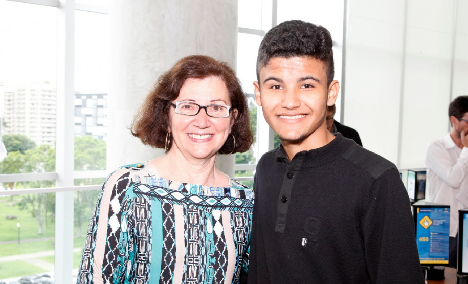 Richa recebe estudantes do projeto Geração Atitude O aluno Matheus Moreno, 16 anos, aluno do Colégio Estadual Tancredo de Almeida Neves, de Foz do Iguaçu. 17-11-15.
