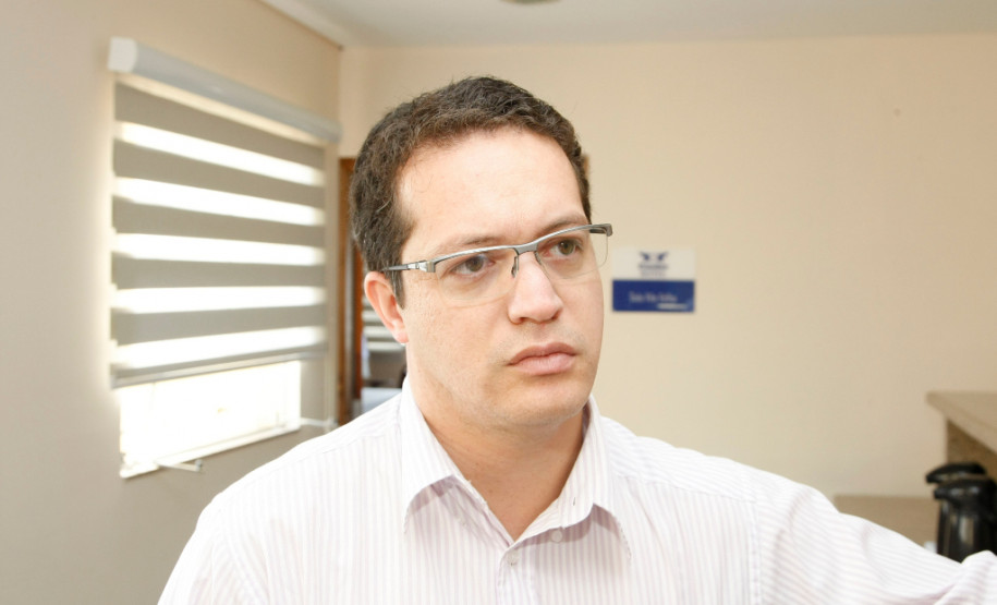 Professores debatem propostas para cursos técnicos Segundo o professor do curso de Logística Márcio José de Lima, do colégio Estadual Júlio Mesquita, de Curitiba, a adequação das propostas curriculares é importante para que os alunos, ao concluir os cursos, ingressem no mundo do trabalho mais preparados. “Diante da crise econômica pela qual o País passa é necessário debater ideias que adequem a formação profissional do aluno ao que o mercado de trabalho precisa”, disse Márcio.