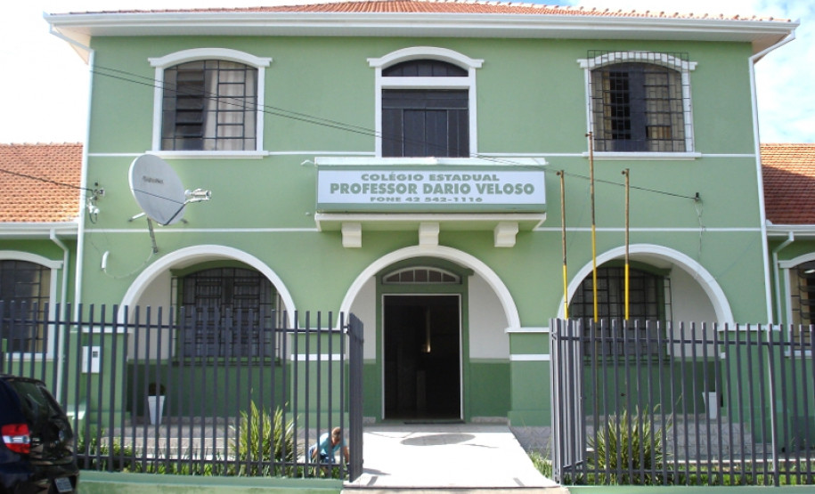 A professora Maria Rosana Zwieczykowski, de Língua Portuguesa, do Colégio Estadual Professor Dario Veloso, em Mallet, Centro-Sul do Estado, foi indicada na Categoria 6º ao 9º Anos
