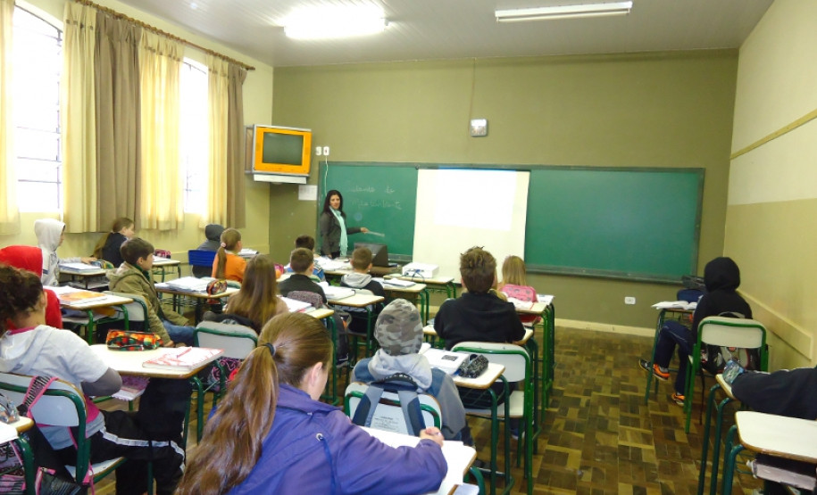 A professora Maria Rosana Zwieczykowski, de Língua Portuguesa, do Colégio Estadual Professor Dario Veloso, em Mallet, Centro-Sul do Estado, foi indicada na Categoria 6º ao 9º Anos