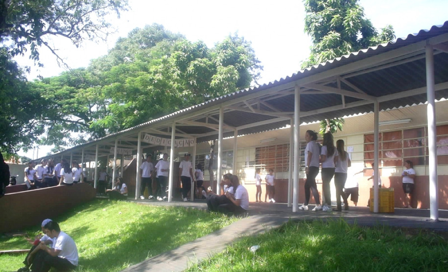 E finalista na categoria Ensino Médio é Lígia Teixeira, professora de Sociologia do Colégio Estadual Unidade Polo, em Ibiporã, Norte do Paraná