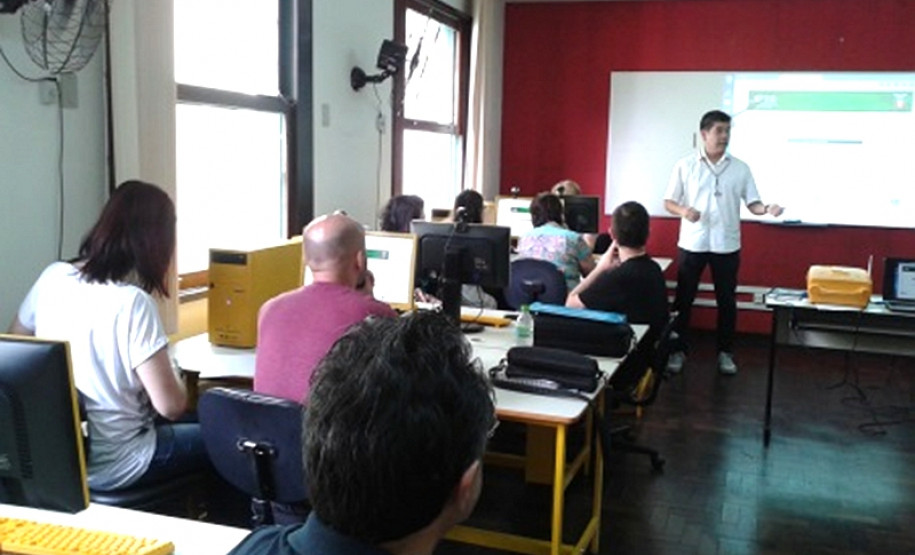 Atualmente estão sendo implementados, junto ao CEE, sete processos de renovação do reconhecimento do Ensino Fundamental anos finais (6º ao 9º ano) e Ensino Médio em seis escolas da rede estadual, nos NREs de Curitiba, Área Metropolitana Sul e Área Metropolitana Norte, utilizando o Sistema Processos On Line