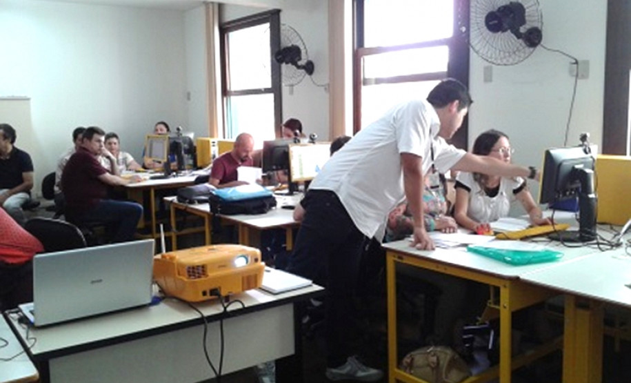 Atualmente estão sendo implementados, junto ao CEE, sete processos de renovação do reconhecimento do Ensino Fundamental anos finais (6º ao 9º ano) e Ensino Médio em seis escolas da rede estadual, nos NREs de Curitiba, Área Metropolitana Sul e Área Metropolitana Norte, utilizando o Sistema Processos On Line