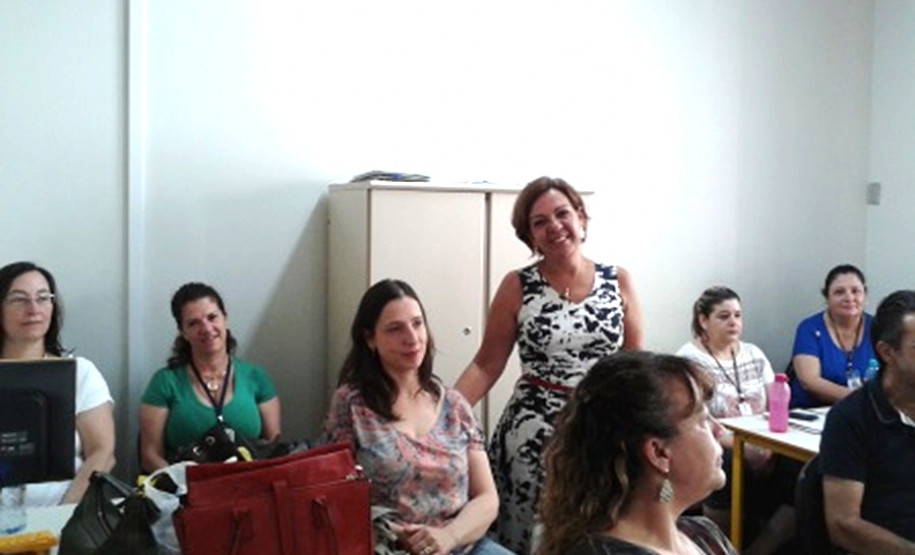 Atualmente estão sendo implementados, junto ao CEE, sete processos de renovação do reconhecimento do Ensino Fundamental anos finais (6º ao 9º ano) e Ensino Médio em seis escolas da rede estadual, nos NREs de Curitiba, Área Metropolitana Sul e Área Metropolitana Norte, utilizando o Sistema Processos On Line