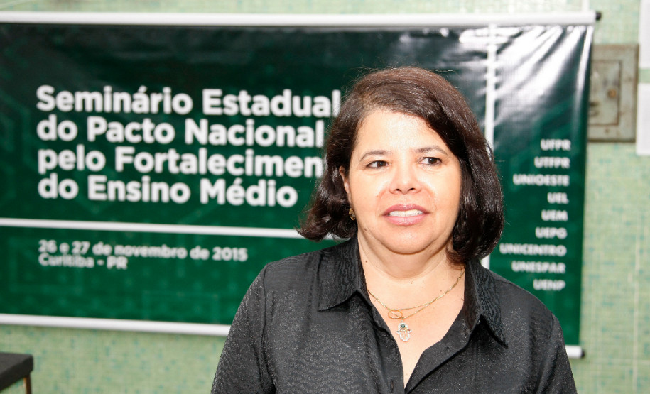 O objetivo é contribuir para a formação continuada e a atualização de práticas pedagógicas de acordo com as propostas previstas na Base Nacional Comum Curricular. “O que nós percebemos é que as ações já mudaram a maneira desses profissionais olharem a atuação nas escolas e sobre como atingir as expectativas dos estudantes”, disse a coordenadora nacional executiva do Pacto Nacional, Monica Ribeiro da Silva.