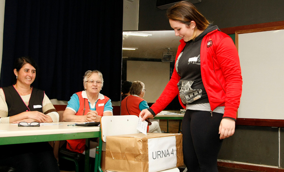 A Secretaria de Estado da Educação do Paraná já apurou o resultado da eleição para diretor em 1.833 escolas estaduais. Recursos estão em análise.