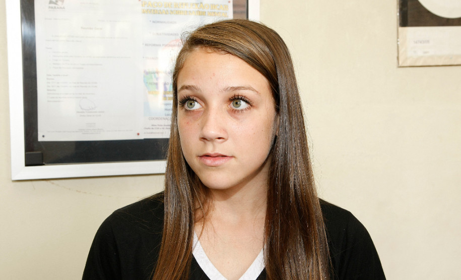 O projeto iniciou em 2012, como parte da grade curricular da disciplina de sociologia. Além de aprender o conteúdo teórico, os estudantes participam de atividades práticas relacionadas aos conteúdos vistos em sala. Mas a nota não é o mais importante para os alunos do terceiro ano do ensino médio do Colégio Tenente Sprenger. “É a melhor sensação do mundo usar o conhecimento obtido em sala de aula e ajudar outras pessoas que precisam”, contou a aluna Fabíola Dambroso, 16 anos.