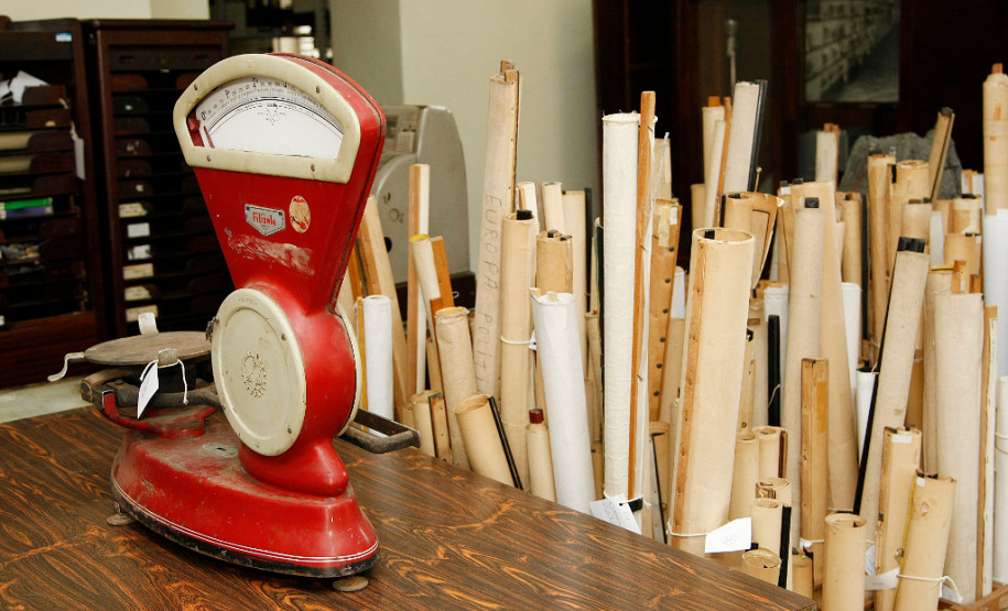 O Centro da Memória do Colégio Estadual do Paraná, em Curitiba, está em fase final de catalogação e restauração do acervo e deve reabrir no segundo semestre de 2016. O memorial está entre as principais referências do país em pesquisas históricas sobre a evolução da educação pública.