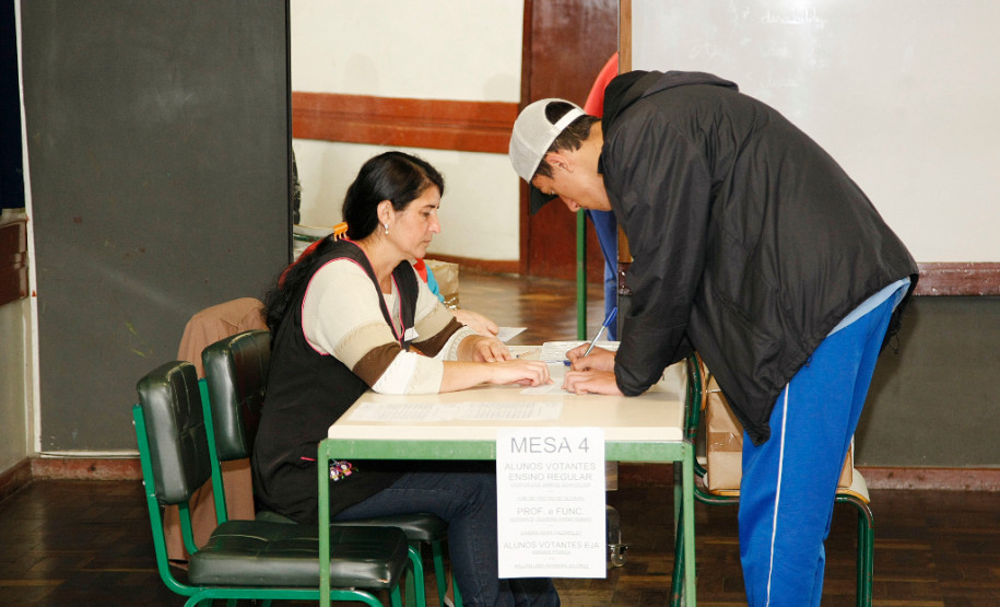 Agora serão definidas as chapas que não conseguiram a maioria dos votos ou as escolas que não atingiram o quórum mínimo de votação.