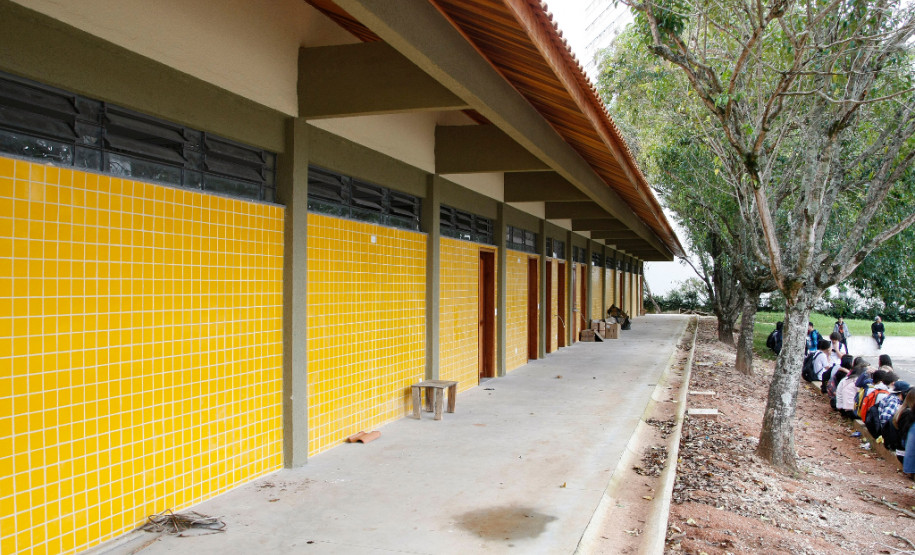 Obras no Colégio Estadual Loureiro Fernandes.