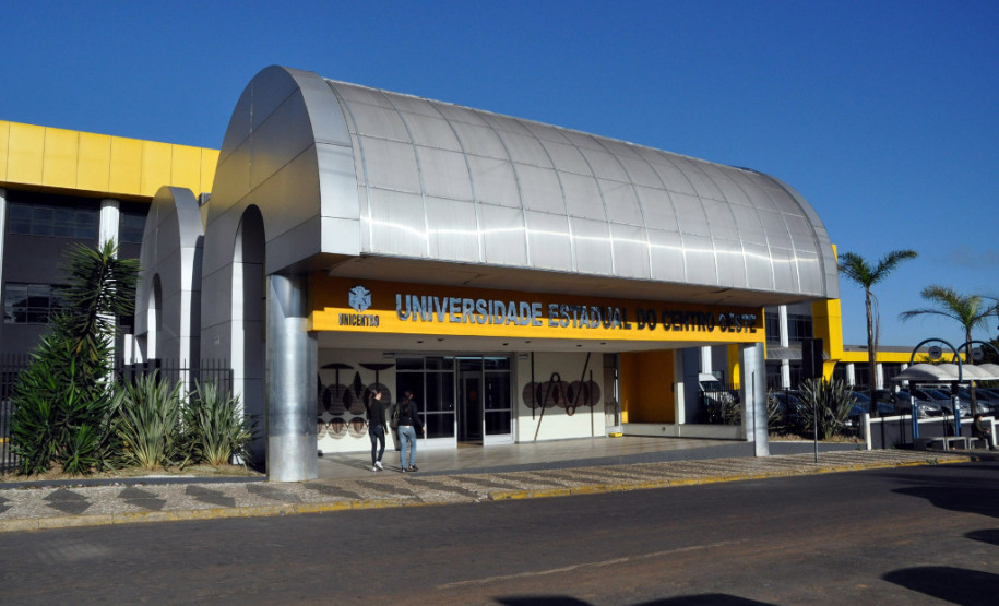 O Sistema de Seleção Unificada (Sisu) abre inscrições na próxima segunda-feira (11). Das sete universidades estaduais do Paraná, cinco estão inseridas no Sisu: Londrina (UEL), do Paraná (Unespar), do Norte do Paraná (Uenp), do Oeste do Paraná (Unioeste) e do Centro-Oeste (Unicentro). Juntas, ofertam 4.581 vagas pelo Sisu este ano.