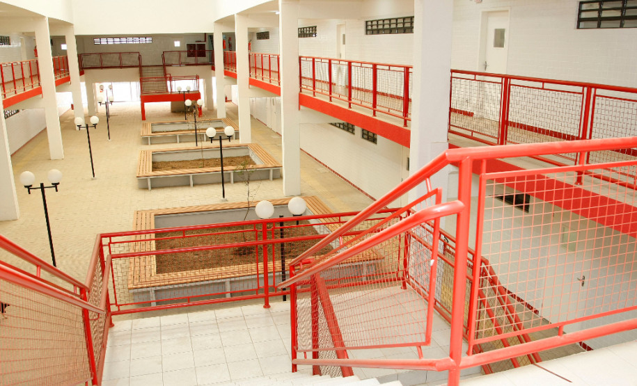 Exemplo de um Centro Estadual de Educação Profissional em obras.