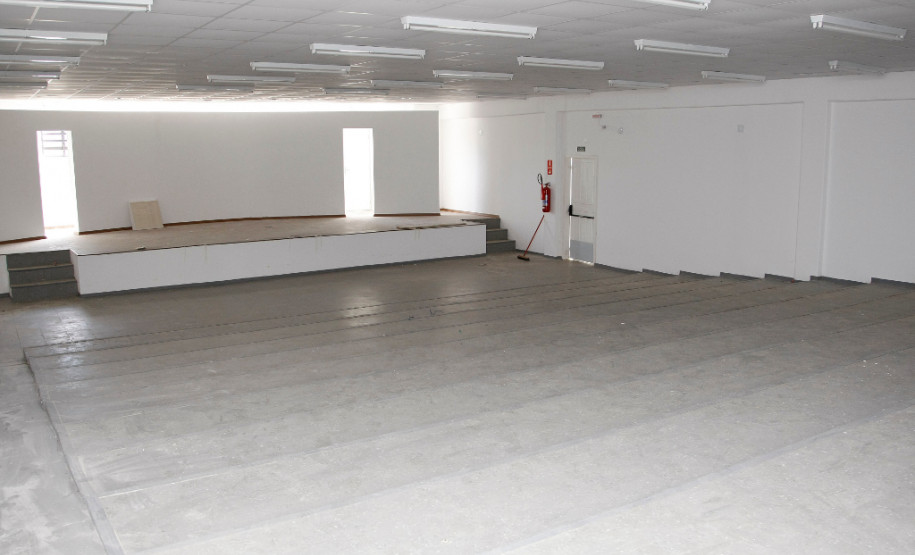 Exemplo de um Centro Estadual de Educação Profissional em obras.