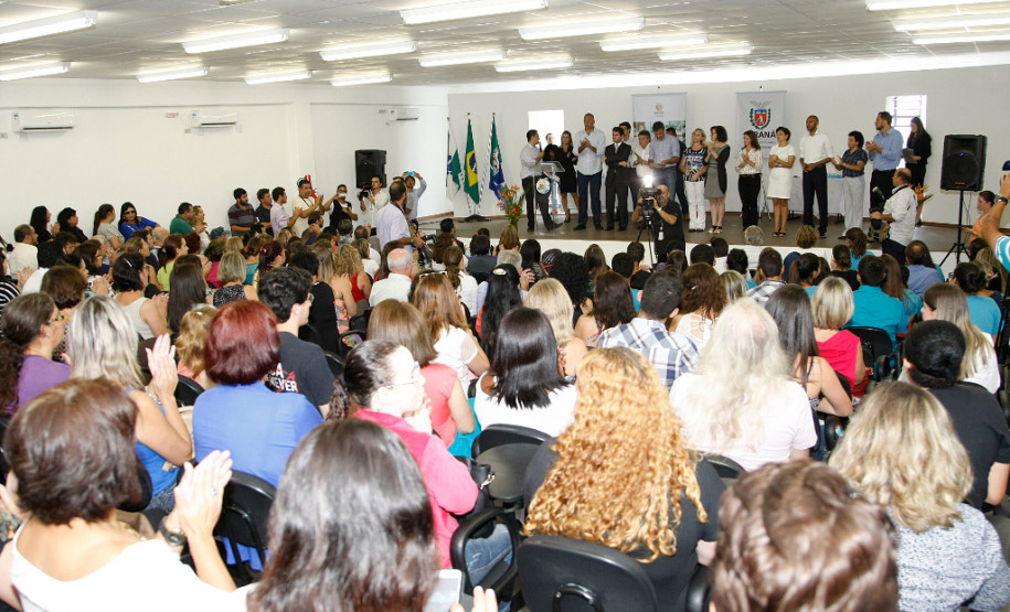 O governador Beto Richa inaugurou nesta terça-feira (2) o Centro Estadual de Educação Profissional (CEEP) Theodoro de Bona, no município de Almirante Tamandaré, Região Metropolitana de Curitiba
