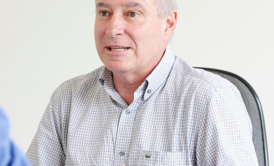 Segundo o presidente da Associação Comercial e Industrial de Almirante Tamandaré, Rogério Joroski, a escola vai resolver um problema antigo dos comerciantes e empresários da região. “Essa escola era uma reivindicação antiga dos empresários para que pudéssemos formar pessoal qualificado no próprio município para atuar nas empresas que estão instaladas aqui e mudar este estereótipo de município dormitório”, lembrou o empresário.