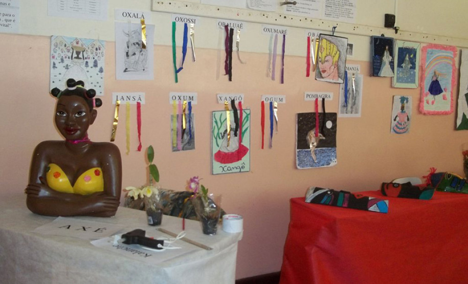 Colégios estaduais Telmo Octávio Müller, em Marmeleiro, e Cecília Meireles, em Sertaneja, promovem atividades para comemorar o 20 de novembro.