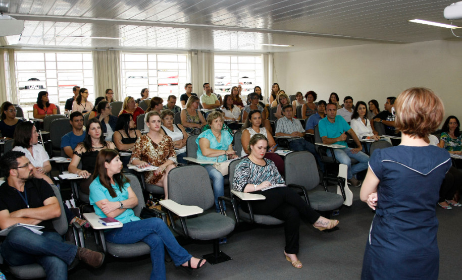 As ampliações dos projetos foram anunciadas nesta quinta-feira (18), em Curitiba, durante reunião com os técnicos coordenadores Financeiros dos Núcleos Regionais da Educação.