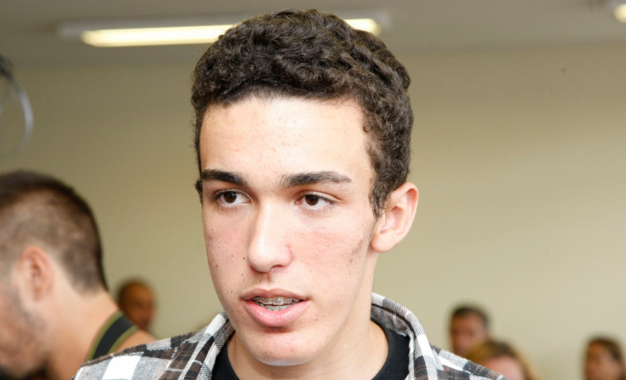 “O nosso trabalho agora é compartilhar as informações necessárias para combatermos o mosquito dentro da escola, em nossas casas e nosso bairro, através das redes sociais ou em conversas pessoalmente”, disse o aluno Luan Azevedo, 17 anos, do 3° ano do ensino médio, presidente do Grêmio Estudantil.