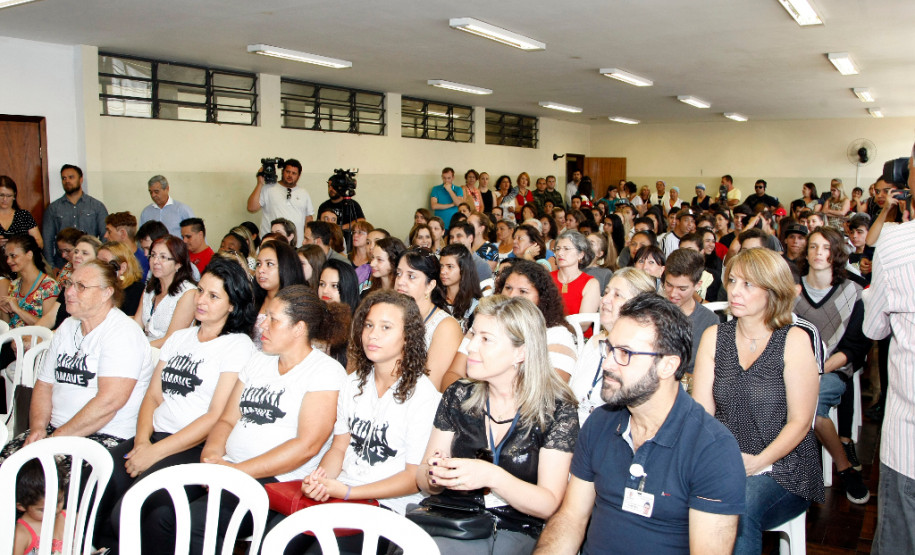 As escolas municipais e estaduais do Paraná iniciaram nesta sexta-feira (19) a campanha nacional de combate ao mosquito Aedes aegypti, transmissor da dengue, zika e chikungunya