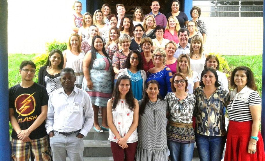 Neste primeiro dia, as atividades foram concentradas nas próprias escolas para que professores e funcionários conheçam as propostas de gestão para o novo ano letivo. Os profissionais também debateram temas relacionados à Educação em Direitos Humanos, Rede de Proteção, Abandono Escolar e Indicadores Educacionais, como as taxas de rendimento e desempenho escolar que darão suporte ao Plano de Ação das escolas.