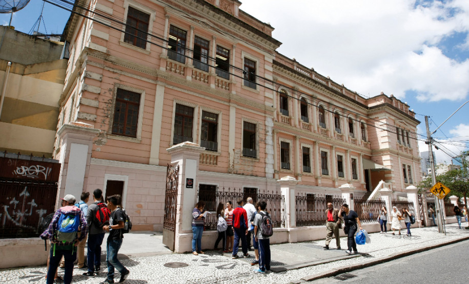 Secretaria de Estado da Educação do Paraná, Volta as aulas no Instituto de Educação do Paraná Professor Erasmo Pilotto no turno da tarde no Centro de Curitiba. 29-02-16. Foto: Hedeson Alves