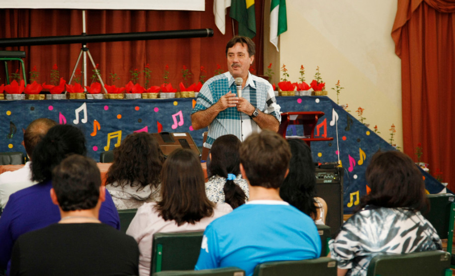 “Ao formarmos referências regionais, poderemos pensar um padrão para o Estado de acordo com o resultado obtido através pelo projeto, respeitando as características de cada escola”, destacou o chefe da coordenação de apoio financeiro à rede escolar, Manoel José Vicente.