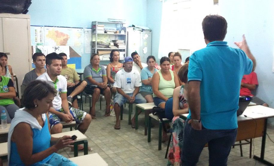 O reforço da participação da comunidade escolar na gestão dos recursos públicos que chegam às unidades de ensino da rede estadual é o foco da terceira fase do projeto Gestão Financeira na Escola, da Secretaria de Estado da Educação. Durante a Semana Pedagógica, foram debatidos os aspectos legais que envolvem a liberação de recursos públicos e a administração financeira coletiva nas escolas estaduais paranaenses.