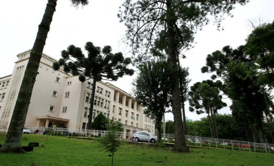 As comemorações de 170 anos do Colégio Estadual do Paraná (CEP) iniciaram nesta segunda-feira (14), em Curitiba. Para celebrar o aniversário de uma das mais antigas instituições de ensino do Estado, estão previstas ao longo deste ano diversas atividades culturais, artísticas, sociais e esportivas.