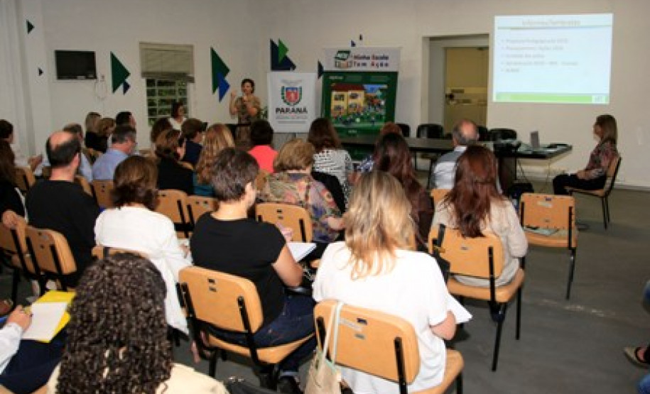 Foi encerrado nesta terça-feira (22), em Curitiba, o primeiro encontro estadual deste ano realizado pela Secretaria de Estado da Educação com os 32 chefes de Núcleos Regionais de Educação (NREs), iniciado nesta segunda-feira (21).