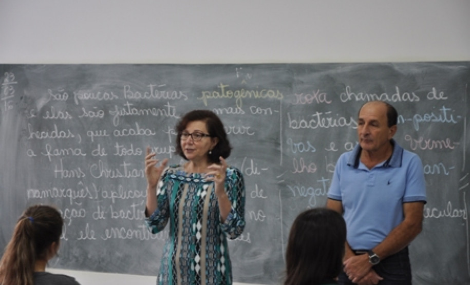 A secretária de Estado da Educação, professora Ana Seres, visitou nesta quarta-feira (23) o Colégio Estadual do Campo Eunice Borges, no município de São José dos Pinhais, na Região Metropolitana de Curitiba. O objetivo é conhecer pessoalmente as unidades da rede estadual, ouvir reivindicações específicas e encaminhar melhorias com mais agilidade.