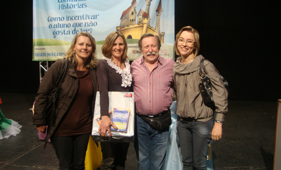 Projeto de leitura e produção de textos do Colégio Estadual Professor Colares ganha Prêmio Inovação em Práticas de Educomunicação.