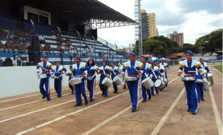 Fanfarra da APAE abre concurso em Rolândia