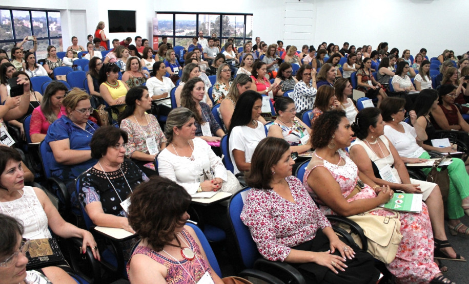 A Secretaria da Educação, por meio do Departamento de Educação Básica, e a União dos Dirigentes Municipais de Educação (Undime) apresentaram, na última sexta-feira (1º), em Londrina, o caderno “Orientações Pedagógicas da Educação Infantil: estudos e reflexões para a organização do trabalho pedagógico”.