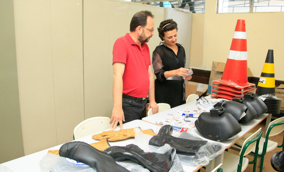 Nesta segunda-feira (11), a unidade recebeu equipamentos de proteção individual (EPIs) que serão usados pelos estudantes durante as aulas práticas em todos os cursos